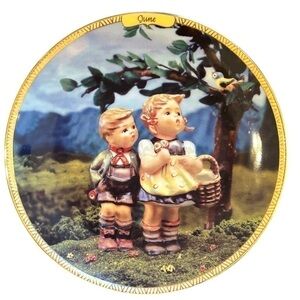 Hummel-M.J. Hummel Seasons of Joy June Plate #8816A